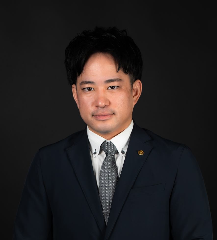 代表 行政書士 冨吉千裕